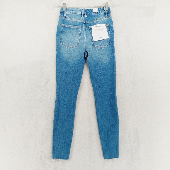 New Good American Good Waist Distressed Jeans P5495 - Picture 5 of 10